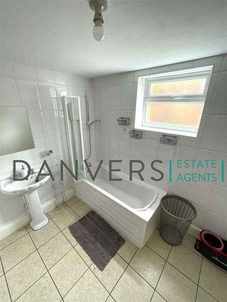 3 bed End Terraced House for rent in Leicester. From Danvers Estate Agents - Leicester