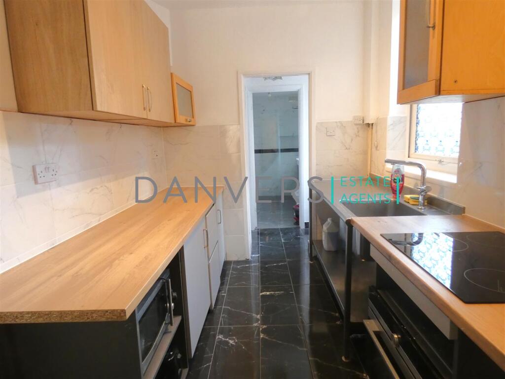 4 bed Mid Terraced House for rent in Stoughton. From Danvers Estate Agents - Leicester