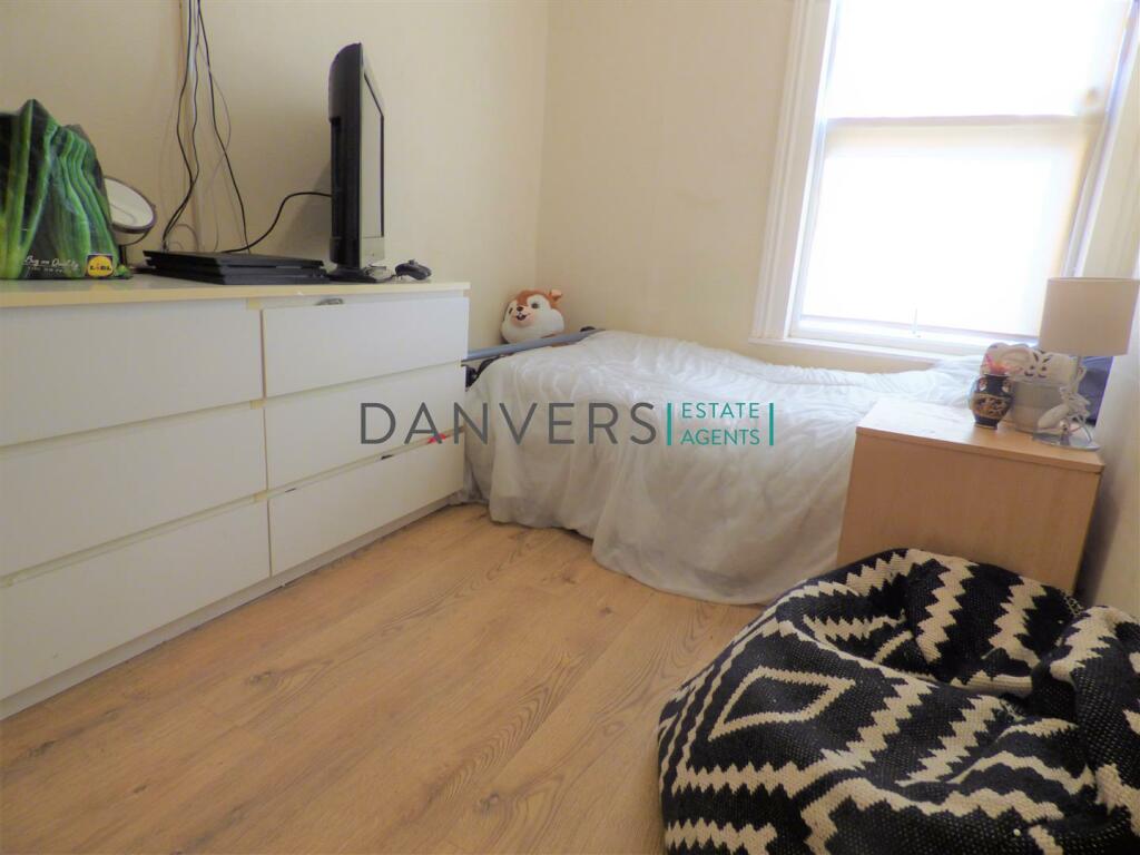 3 bed Mid Terraced House for rent in Leicester. From Danvers Estate Agents - Leicester