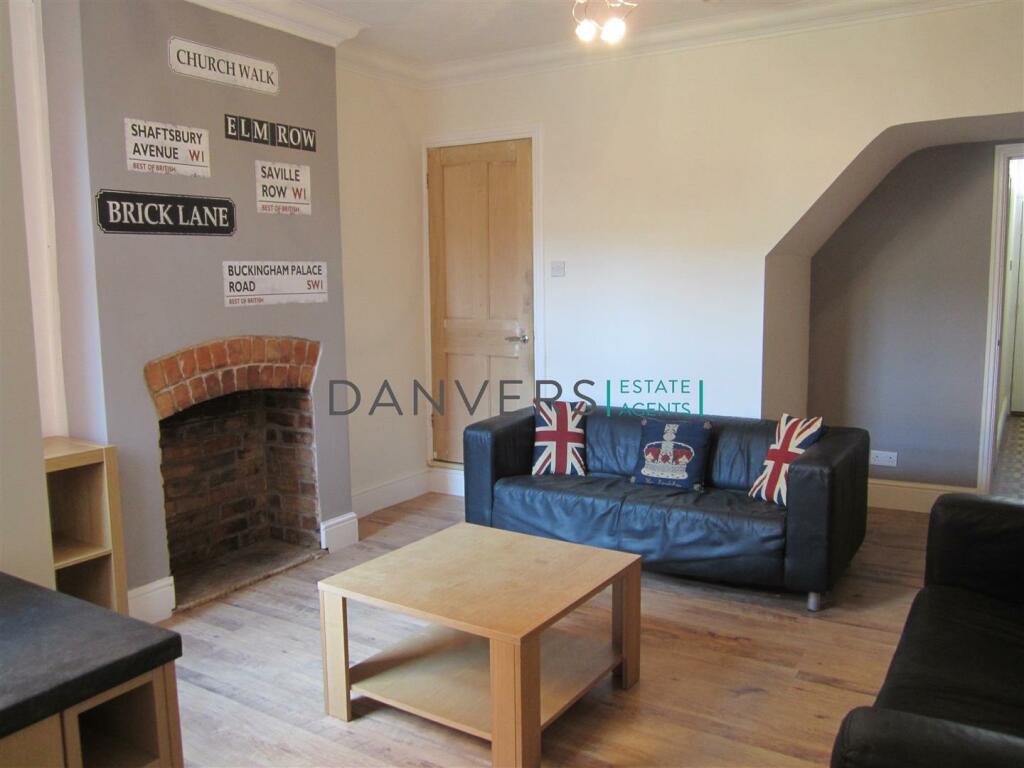 4 bed Mid Terraced House for rent in Leicester Forest East. From Danvers Estate Agents - Leicester