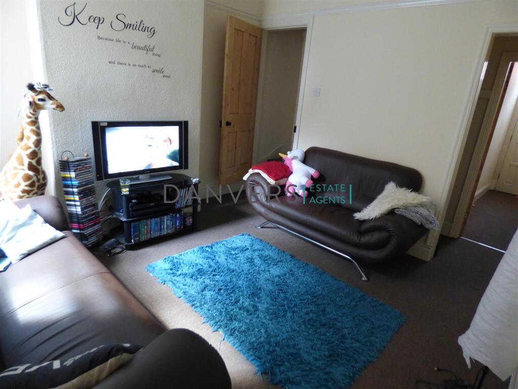 3 bed Mid Terraced House for rent in Leicester Forest East. From Danvers Estate Agents - Leicester