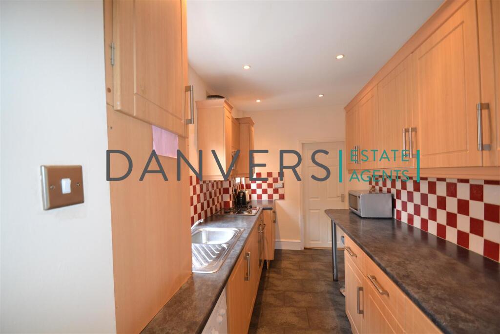 4 bed End of Terrace for rent in Stoughton. From Danvers Estate Agents - Leicester