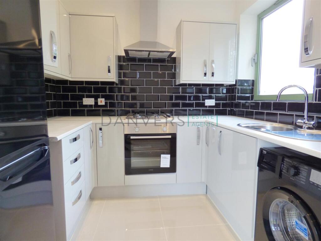 2 bed Apartment for rent in Stoughton. From Danvers Estate Agents - Leicester