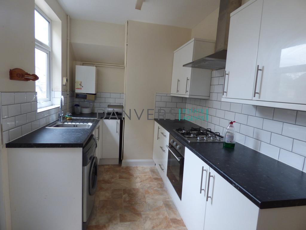 3 bed Mid Terraced House for rent in Stoughton. From Danvers Estate Agents - Leicester