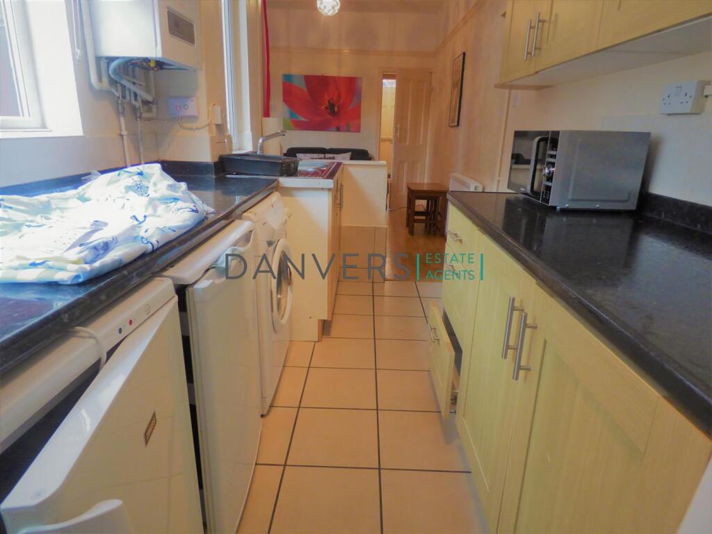 4 bed Mid Terraced House for rent in Leicester Forest East. From Danvers Estate Agents - Leicester