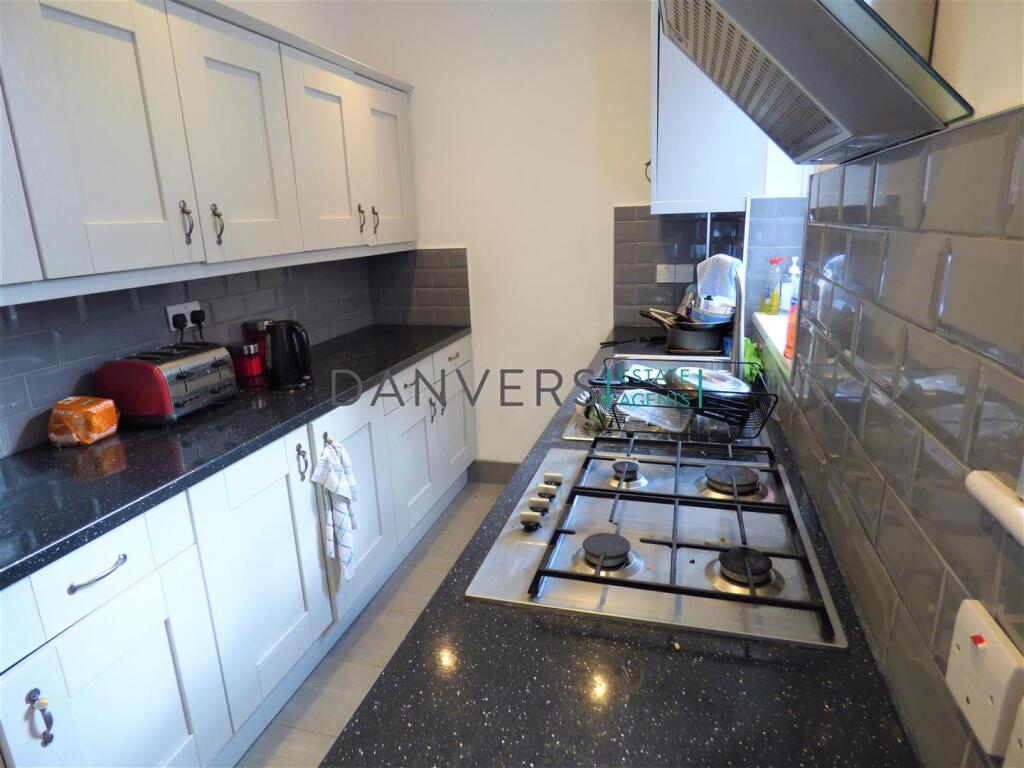 3 bed Mid Terraced House for rent in Leicester. From Danvers Estate Agents - Leicester