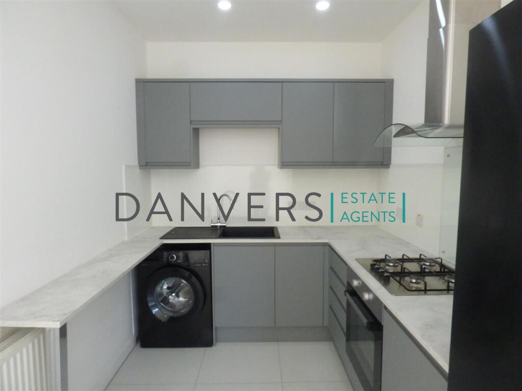 3 bed Apartment for rent in Stoughton. From Danvers Estate Agents - Leicester