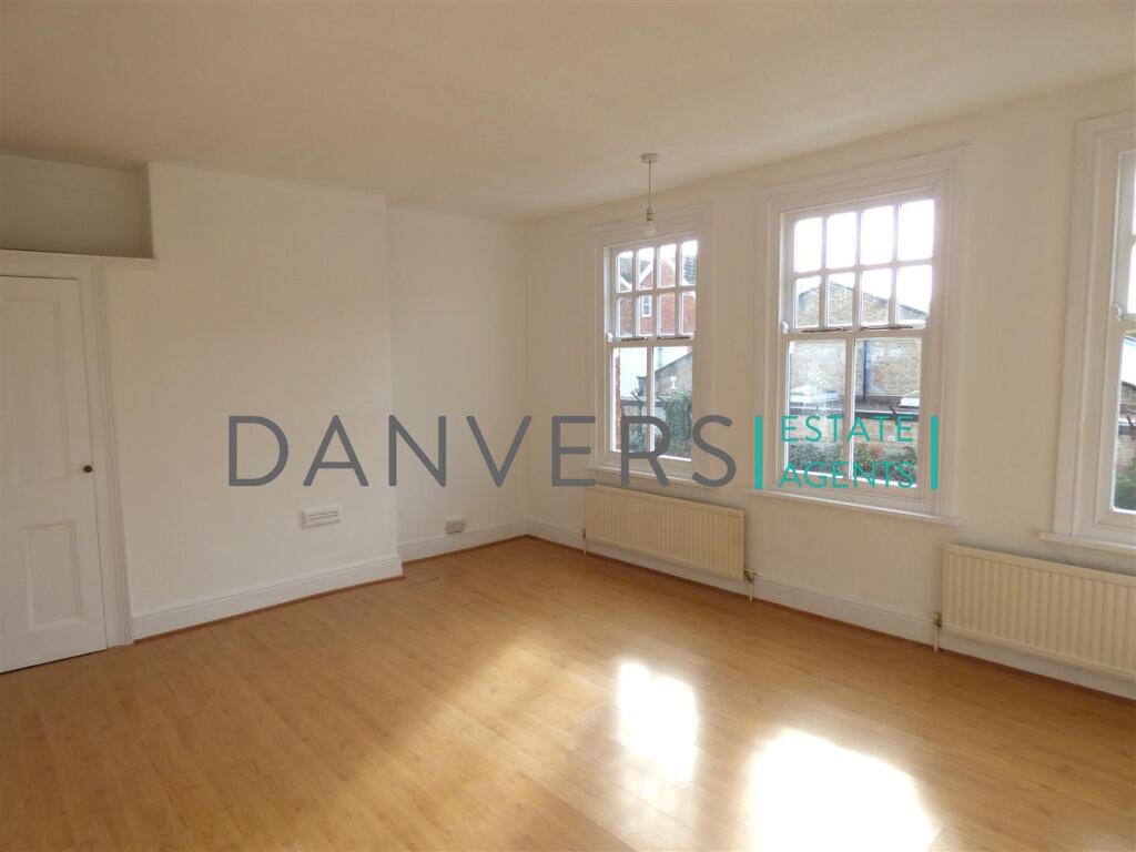 3 bed Mid Terraced House for rent in Leicester Forest East. From Danvers Estate Agents - Leicester