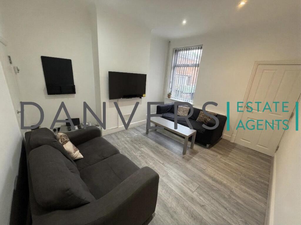 4 bed Mid Terraced House for rent in Leicester. From Danvers Estate Agents - Leicester
