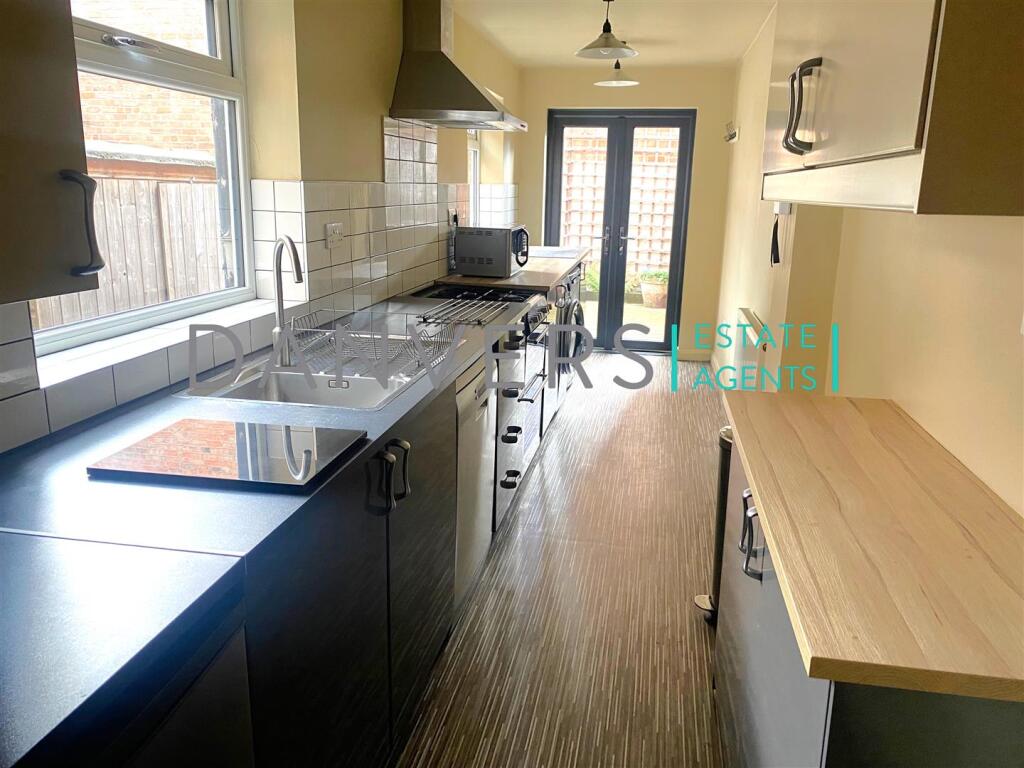 3 bed Mid Terraced House for rent in Leicester. From Danvers Estate Agents - Leicester