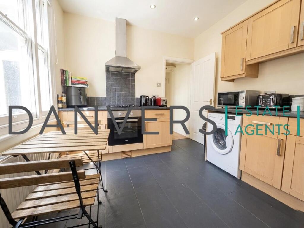 4 bed End of Terrace for rent in Leicester. From Danvers Estate Agents - Leicester 4 bed End of Terrace for rent in Leicester. From Danvers Estate Agents - Leicester