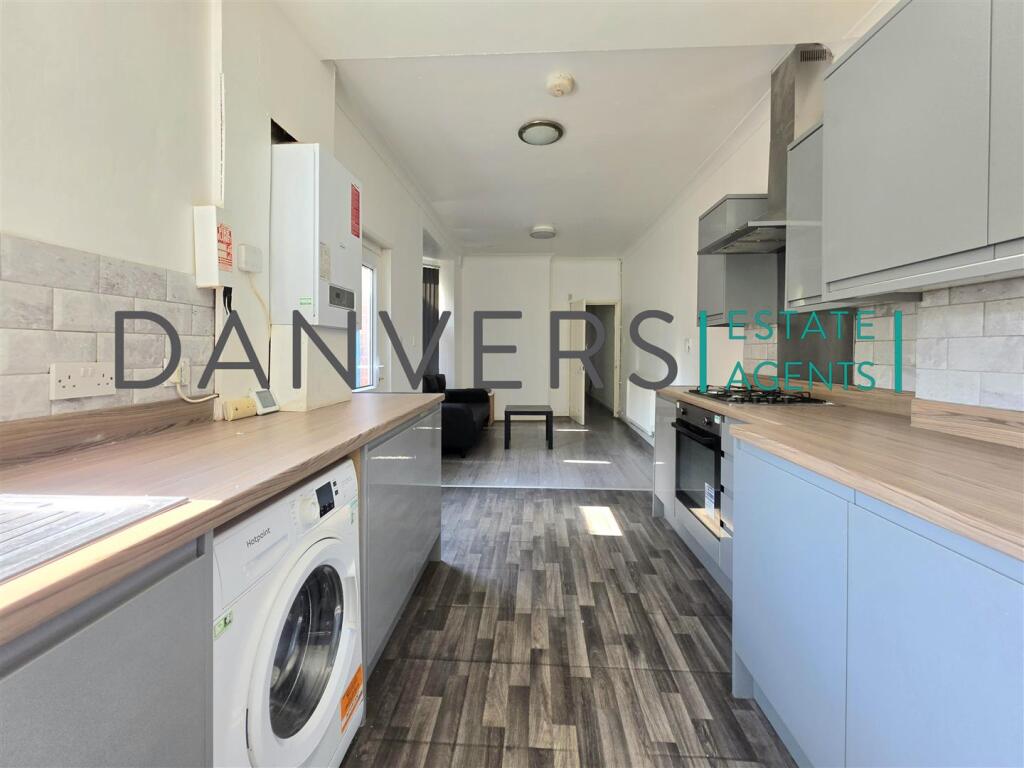 5 bed Mid Terraced House for rent in Leicester. From Danvers Estate Agents - Leicester 5 bed Mid Terraced House for rent in Leicester. From Danvers Estate Agents - Leicester