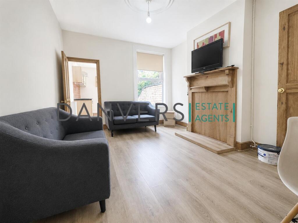 2 bed Mid Terraced House for rent in Leicester. From Danvers Estate Agents - Leicester