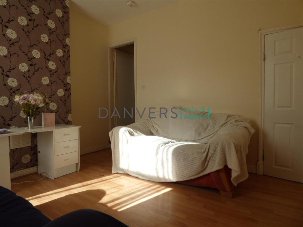 2 bed Mid Terraced House for rent in Stoughton. From Danvers Estate Agents - Leicester