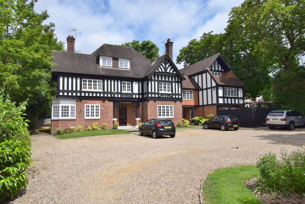 1 bed 1st Floor Flat for rent in Northwood. From David Charles - Pinner