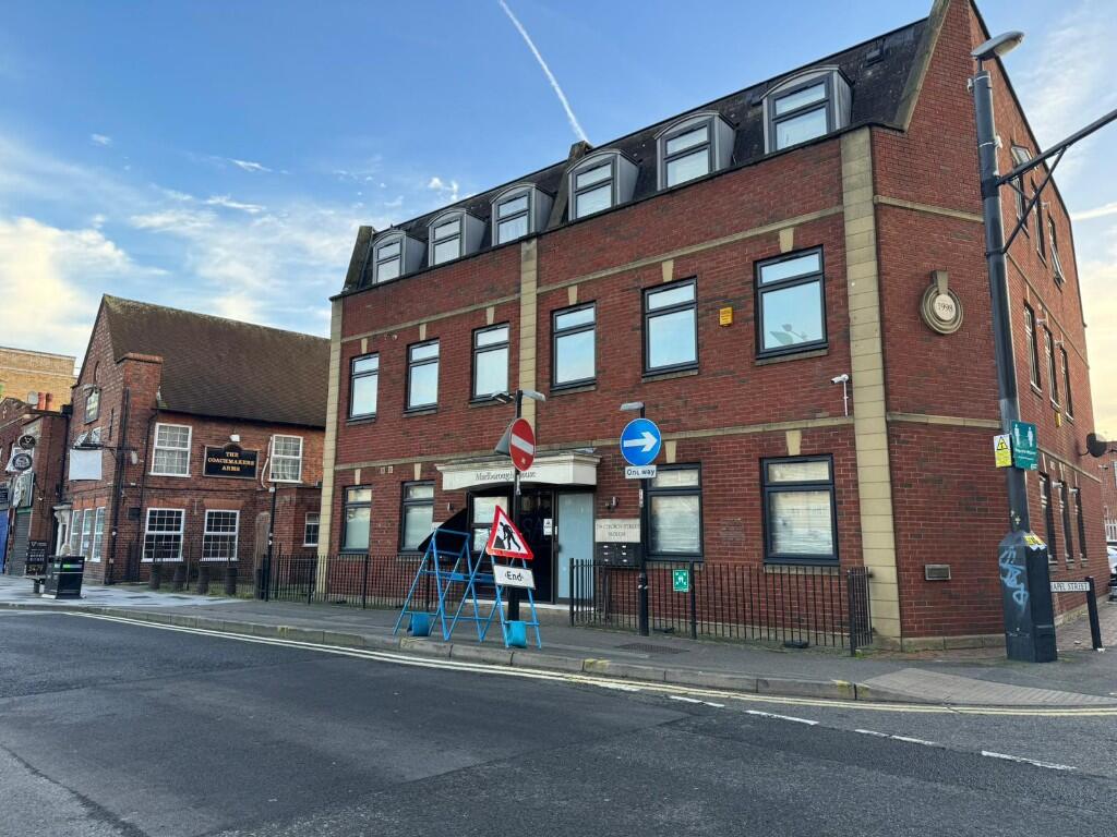 1 bed 1st Floor Flat for rent in Slough. From Chiltern Hills - Slough