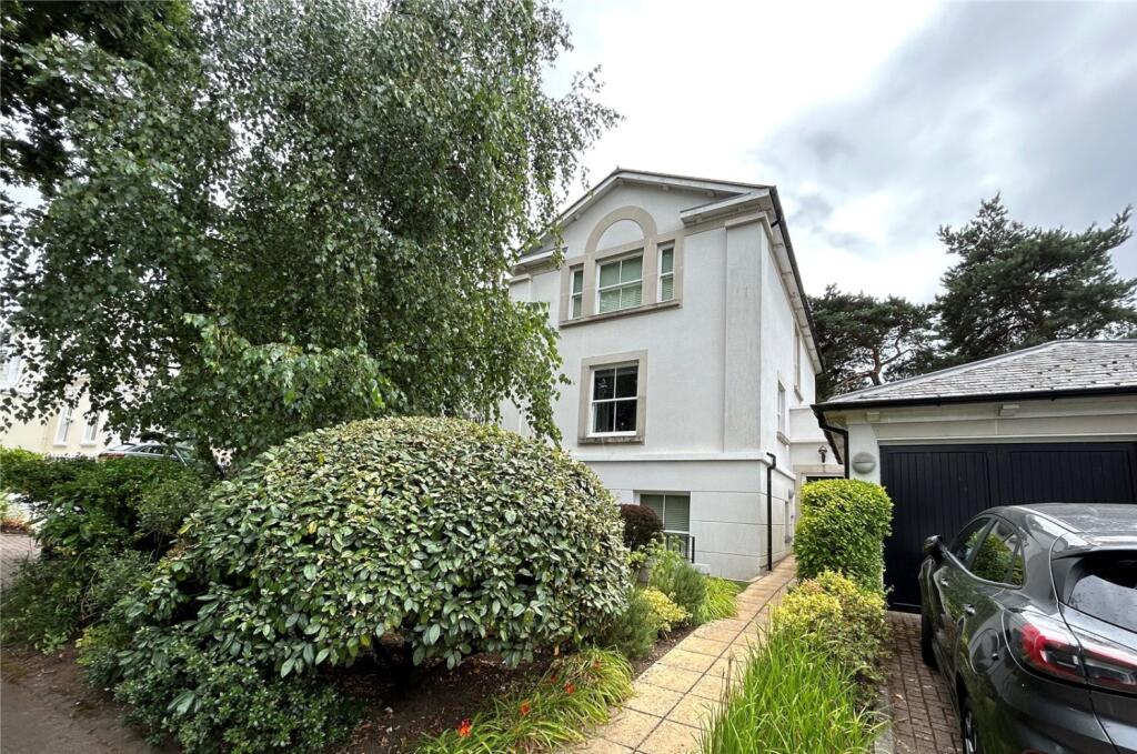 2 bed 1st Floor Flat for rent in Tunbridge Wells. From Clarendons - Surrey & West Sussex - Sales