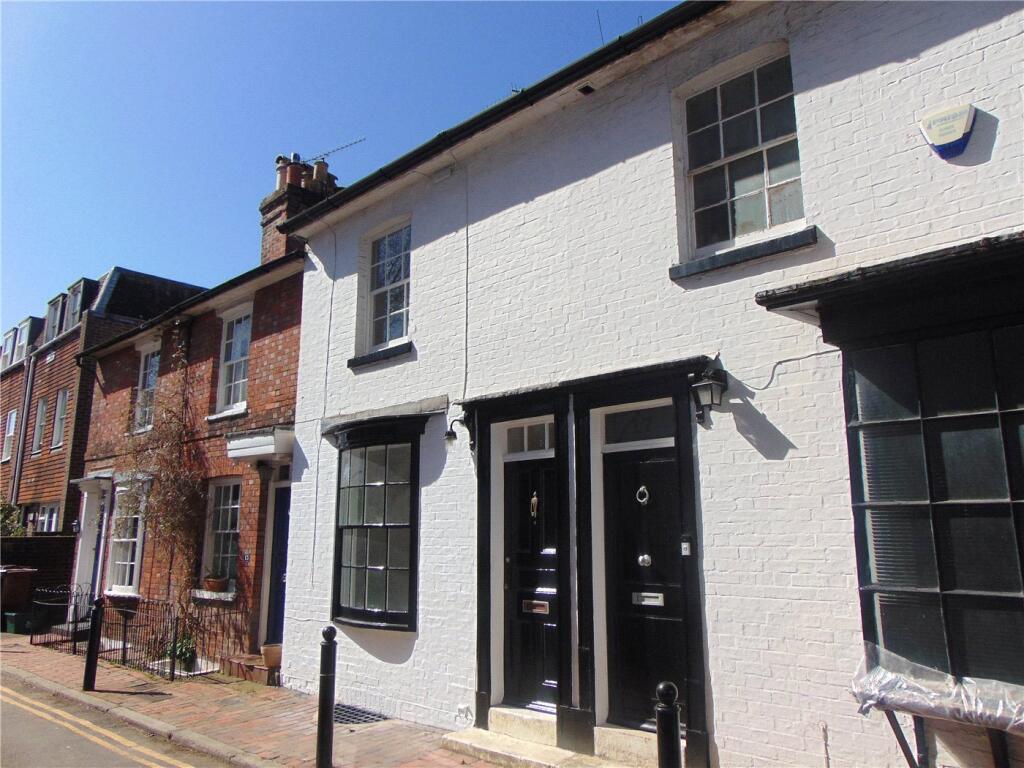 3 bed Mid Terraced House for rent in Tunbridge Wells. From Clarendons - Surrey & West Sussex - Sales