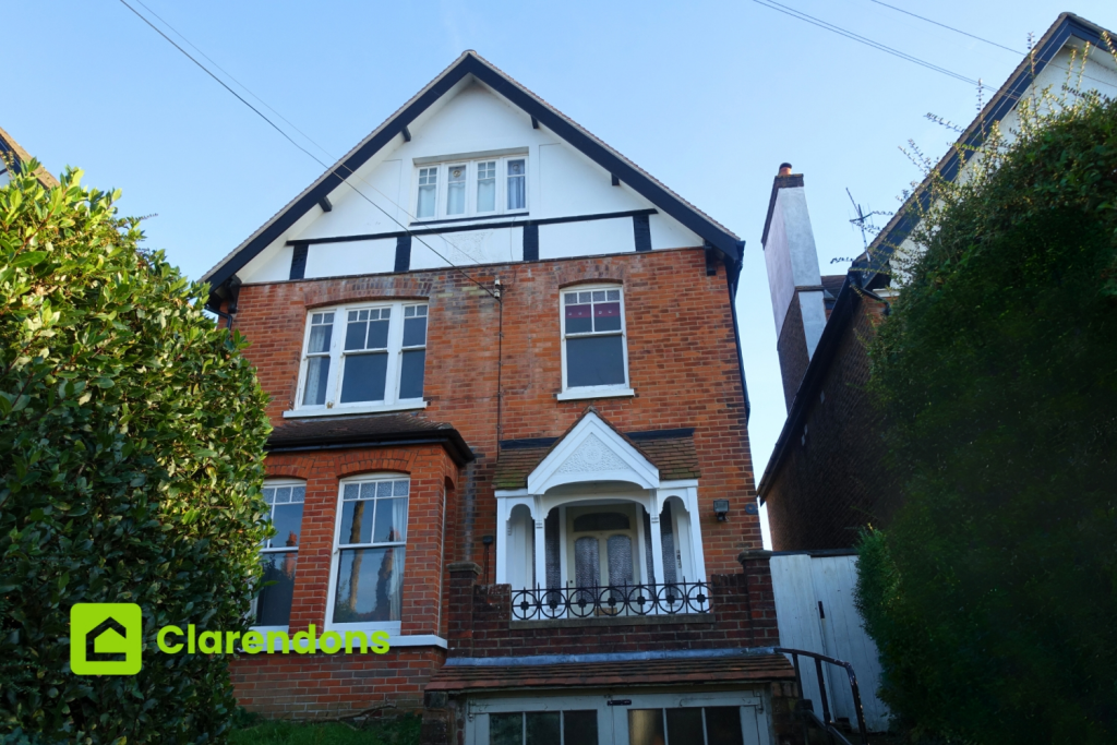 1 bed 1st Floor Flat for rent in Reigate. From Clarendons - Surrey & West Sussex - Sales