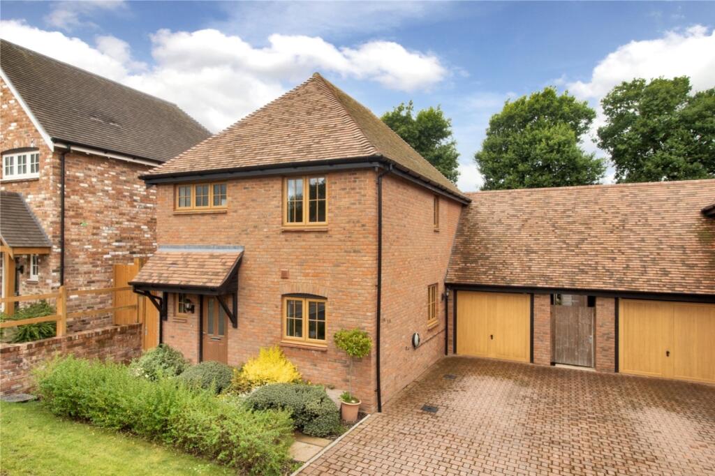 3 bed Link detached for rent in Crowborough. From Clarendons - Surrey & West Sussex - Sales
