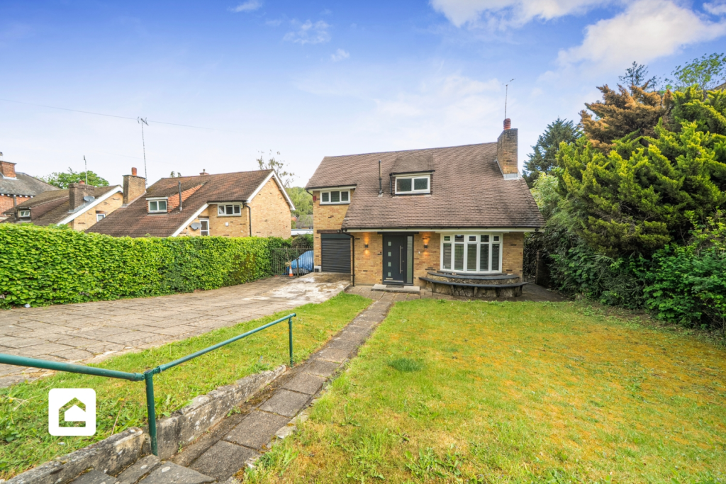 5 bed Detached for rent in Purley. From Clarendons - Surrey & West Sussex - Sales 5 bed Detached for rent in Purley. From Clarendons - Surrey & West Sussex - Sales