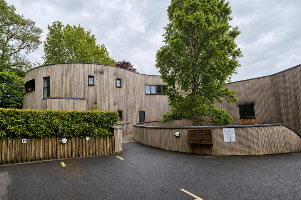 2 bed Apartment for rent in Warlingham. From Clarendons - Surrey & West Sussex - Sales