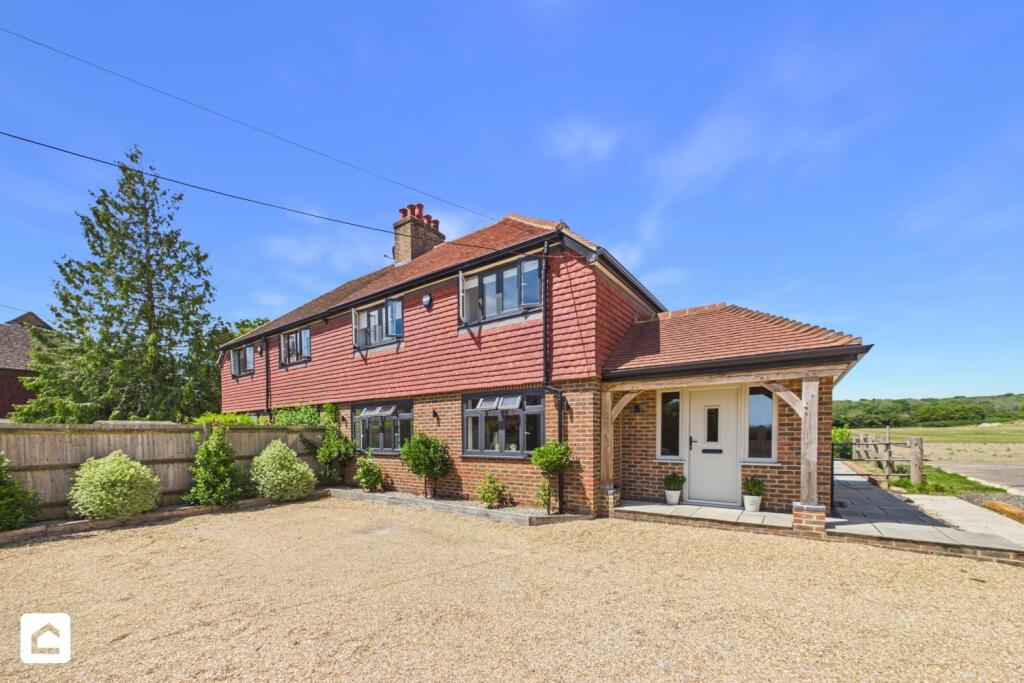 4 bed Semi Detached for rent in Charlwood. From Clarendons - Surrey & West Sussex - Sales 4 bed Semi Detached for rent in Charlwood. From Clarendons - Surrey & West Sussex - Sales