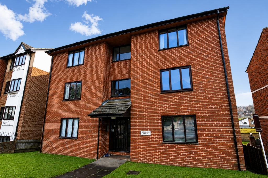 4 bed Studio for rent in Redhill. From Clarendons - Surrey & West Sussex - Sales 4 bed Studio for rent in Redhill. From Clarendons - Surrey & West Sussex - Sales