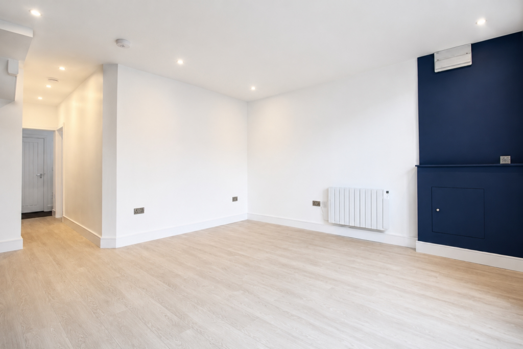 1 bed House (unspecified) for rent in Horley. From Clarendons - Surrey & West Sussex - Sales 1 bed House (unspecified) for rent in Horley. From Clarendons - Surrey & West Sussex - Sales