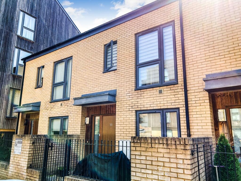3 bed Mid Terraced House for rent in Pembury. From Clarendons - Surrey & West Sussex - Sales 3 bed Mid Terraced House for rent in Pembury. From Clarendons - Surrey & West Sussex - Sales