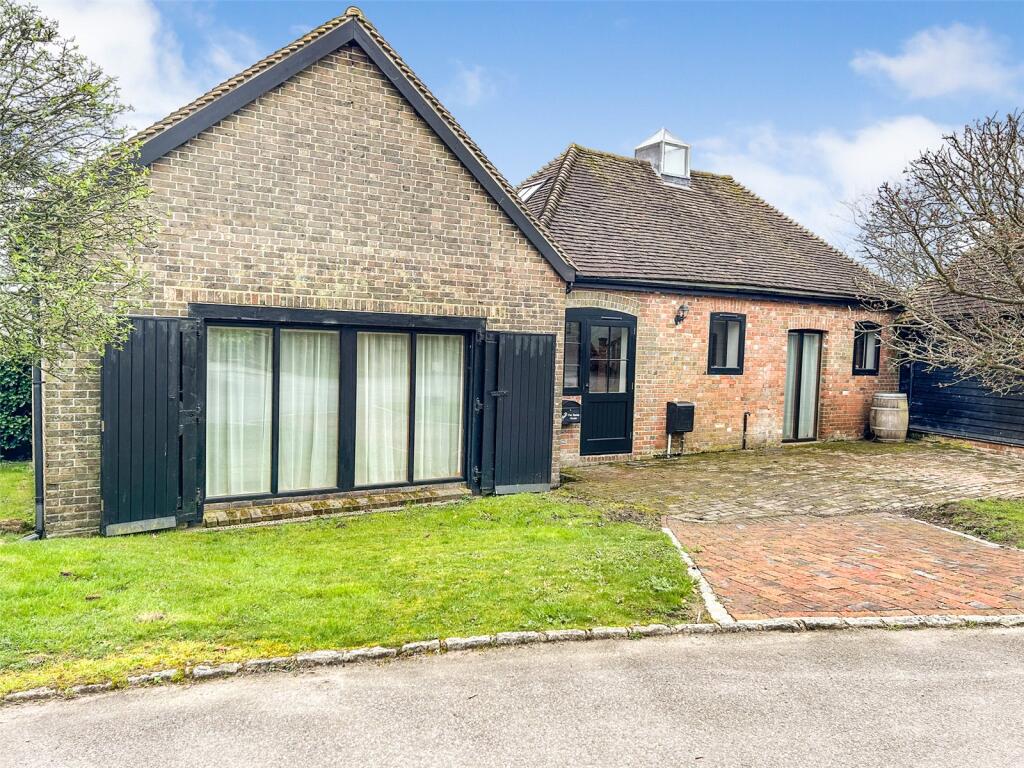 3 bed Detached for rent in Balls Green. From Clarendons - Surrey & West Sussex - Sales 3 bed Detached for rent in Balls Green. From Clarendons - Surrey & West Sussex - Sales