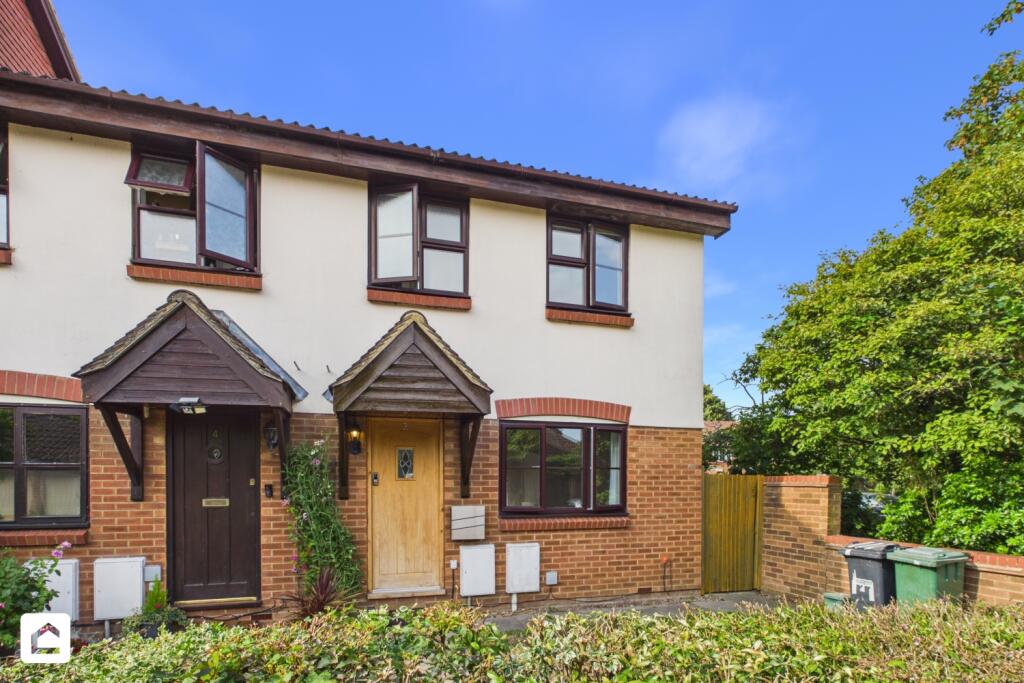2 bed End of Terrace for rent in Redhill. From Clarendons - Surrey & West Sussex - Sales