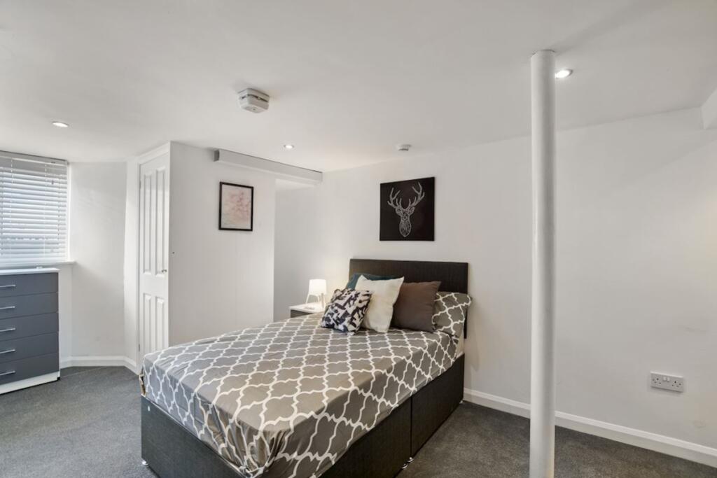 1 bed House Share for rent in Boxley. From Clarendons - Surrey & West Sussex - Sales