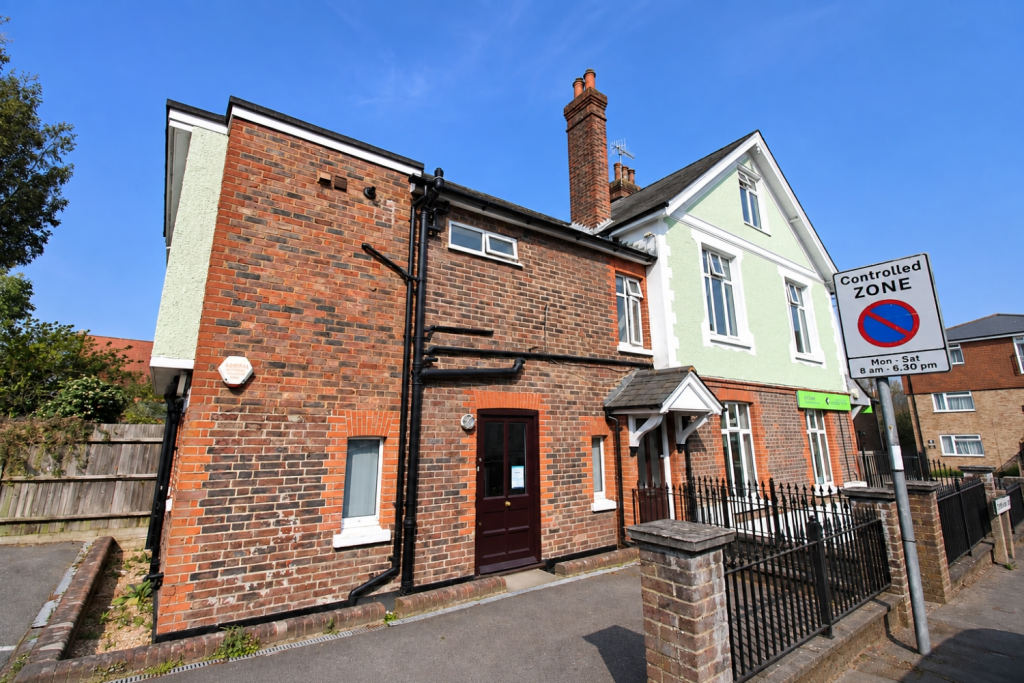 2 bed Annexe for rent in Reigate. From Clarendons - Surrey & West Sussex - Sales