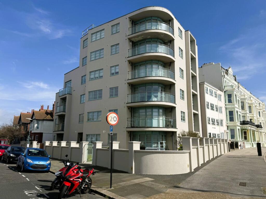 3 bed 1st Floor Flat for rent in Brighton and Hove. From Clifford Sales & Lettings - Hove 3 bed 1st Floor Flat for rent in Brighton and Hove. From Clifford Sales & Lettings - Hove