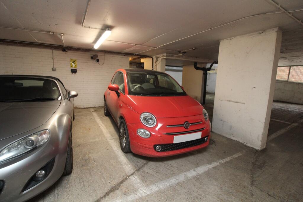 4 bed Garages for rent in Brighton and Hove. From Clifford Sales & Lettings - Hove 4 bed Garages for rent in Brighton and Hove. From Clifford Sales & Lettings - Hove