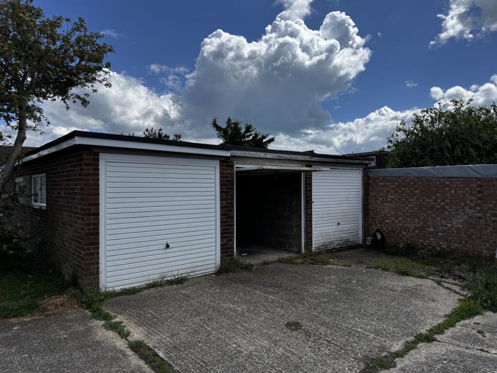 4 bed Garages for rent in Portslade-by-Sea. From Clifford Sales & Lettings - Hove