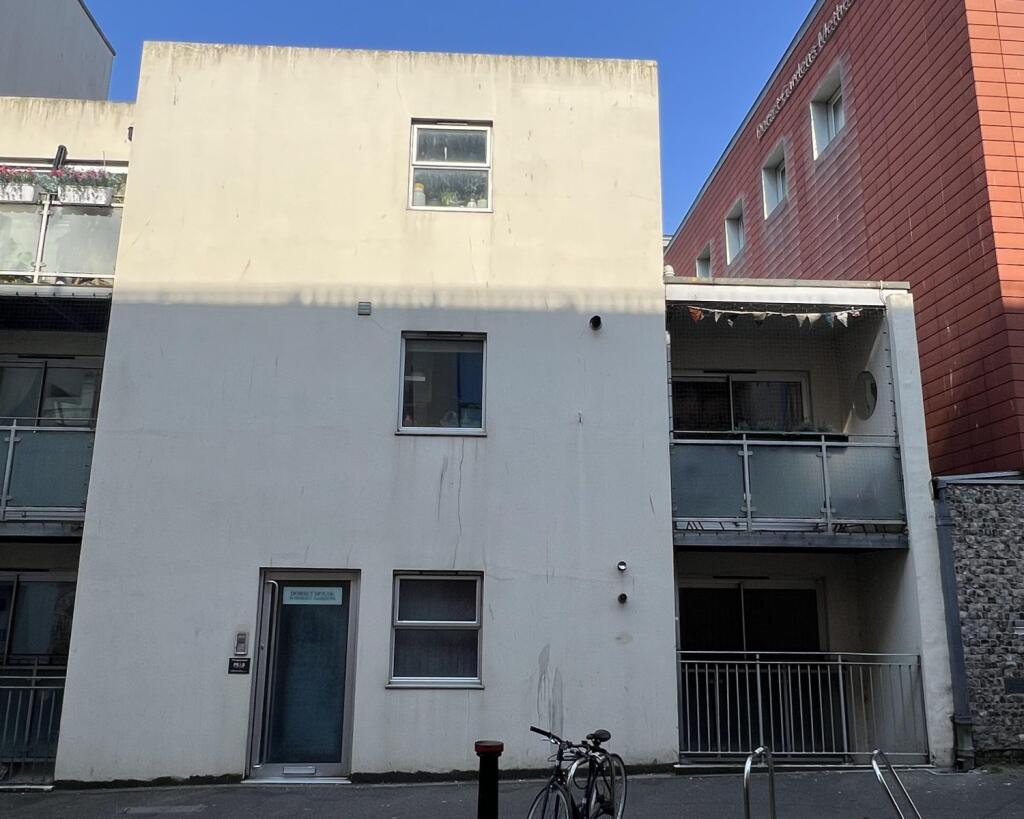 4 bed 1st Floor Flat for rent in Ovingdean. From Clifford Sales & Lettings - Hove