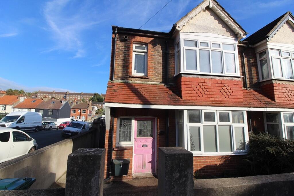 4 bed End of Terrace for rent in Brighton and Hove. From Clifford Sales & Lettings - Hove 4 bed End of Terrace for rent in Brighton and Hove. From Clifford Sales & Lettings - Hove