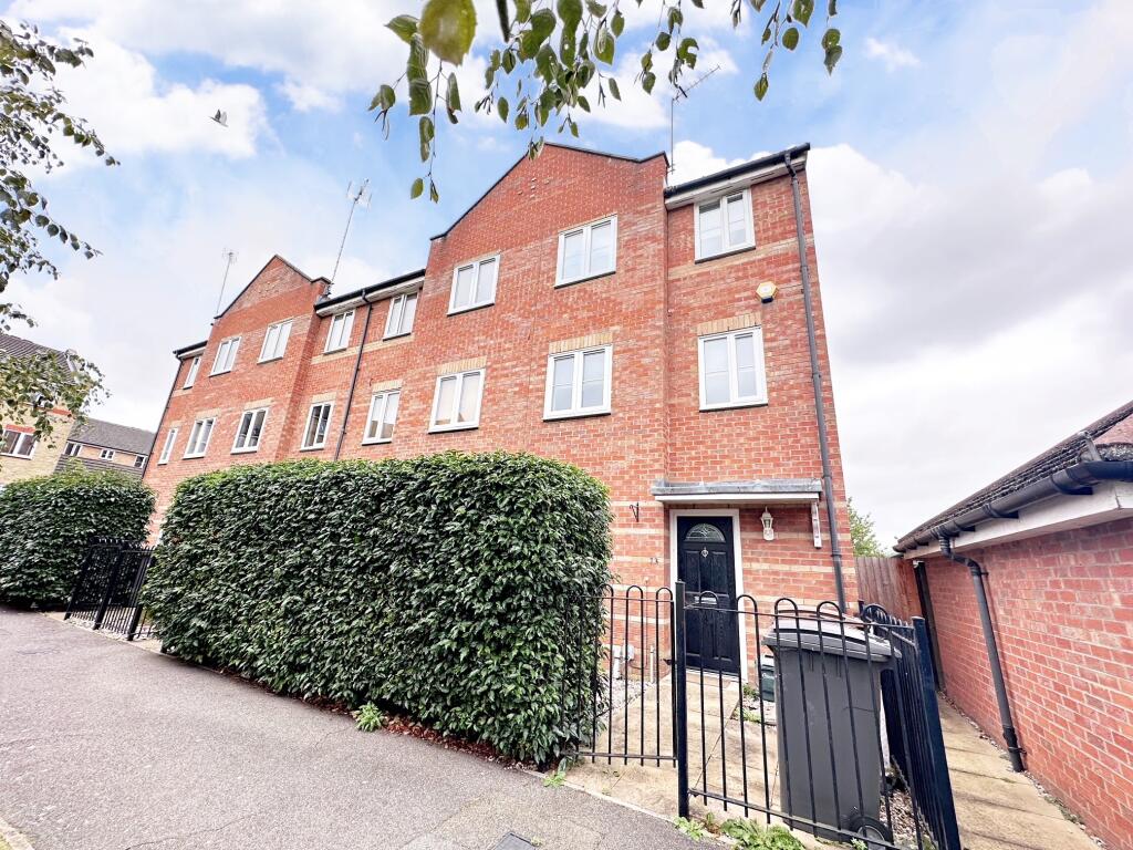 3 bed Town House for rent in Chelmsford. From CM Rent - Lettings - Chelmsford
