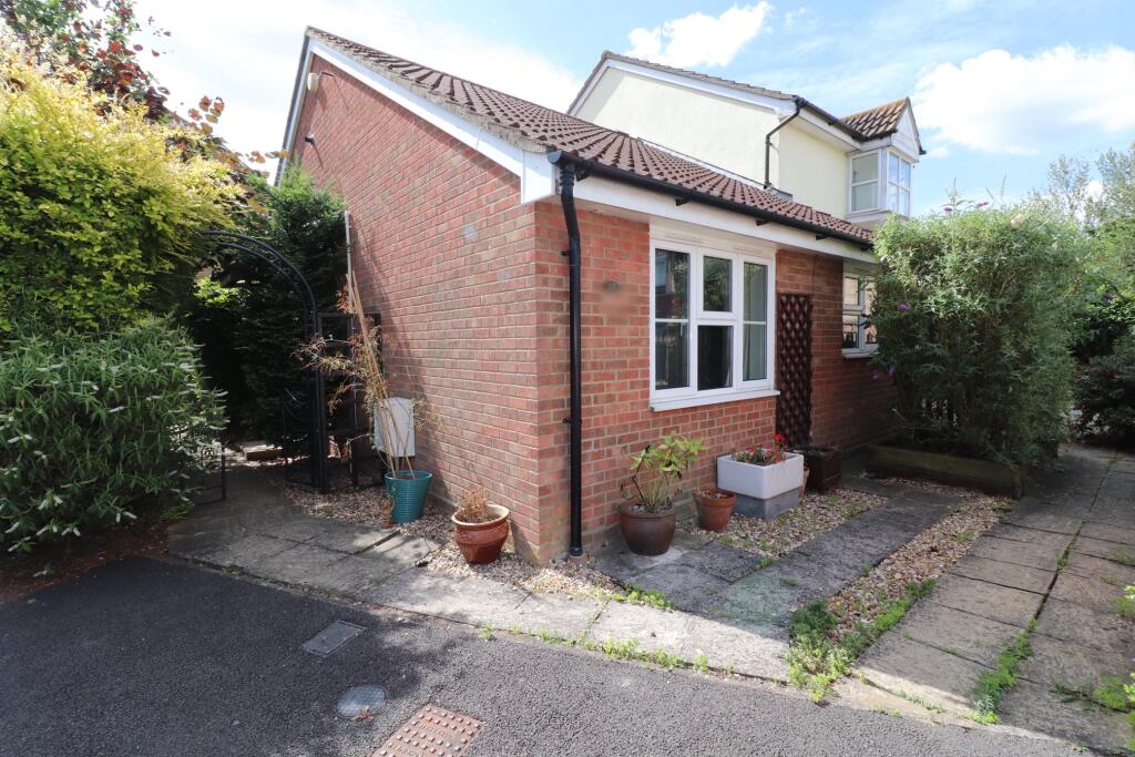 2 bed Detached bungalow for rent in Witham. From CM Rent - Lettings - Witham