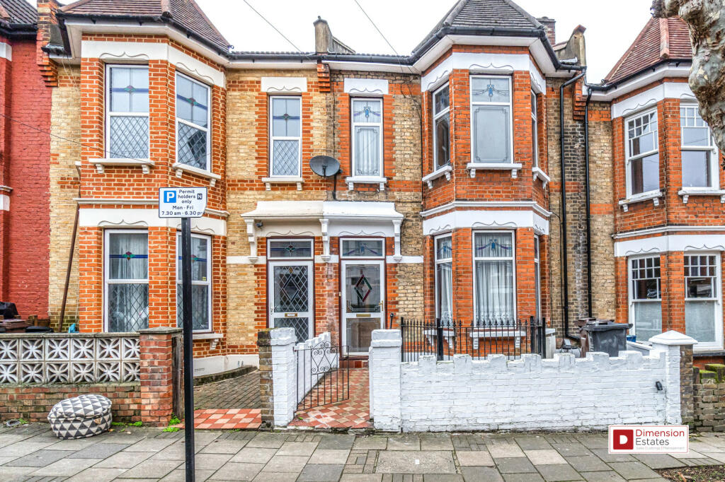 6 bed Mid Terraced House for rent in Hackney. From Dimension Estates - London