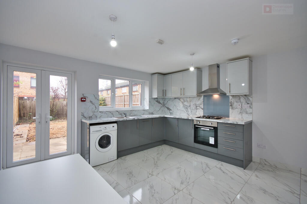 5 bed Town House for rent in Stratford. From Dimension Estates - London