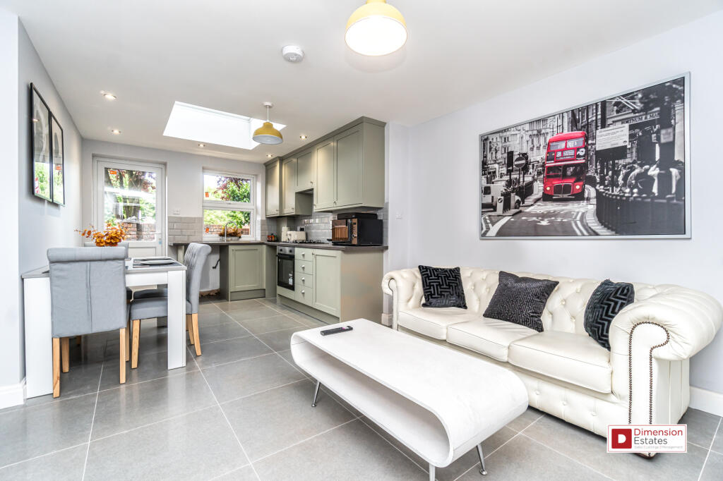4 bed Town House for rent in Poplar. From Dimension Estates - London