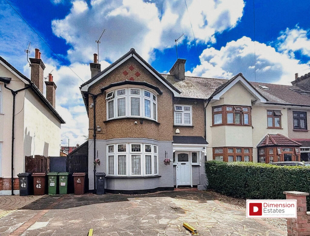 3 bed End of Terrace for rent in Romford. From Dimension Estates - London 3 bed End of Terrace for rent in Romford. From Dimension Estates - London