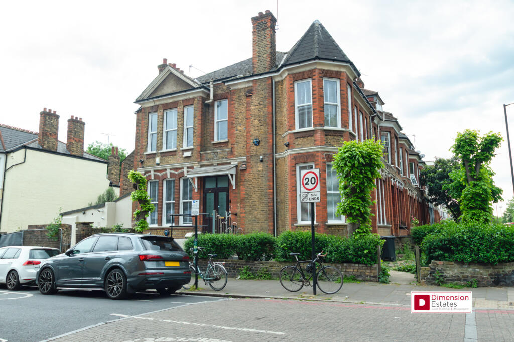 2 bed 1st Floor Flat for rent in Hackney. From Dimension Estates - London