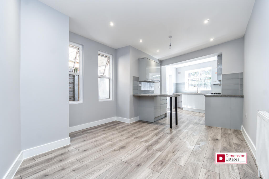 2 bed 1st Floor Flat for rent in Hackney. From Dimension Estates - London