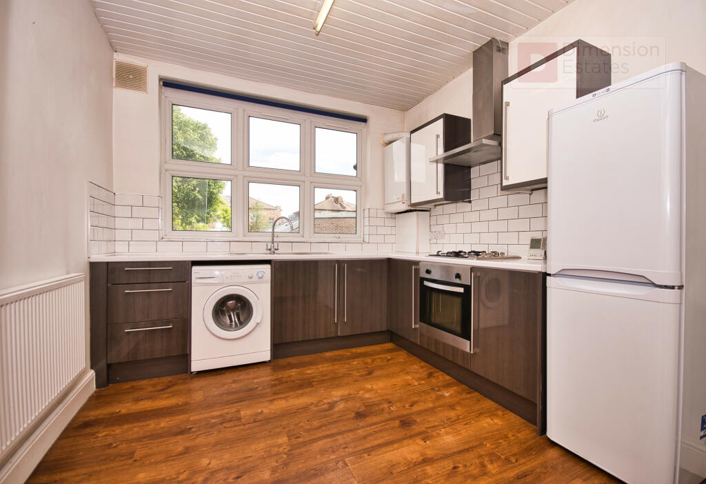 2 bed 1st Floor Flat for rent in Hackney. From Dimension Estates - London