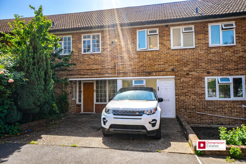 4 bed Mid Terraced House for rent in Hackney. From Dimension Estates - London