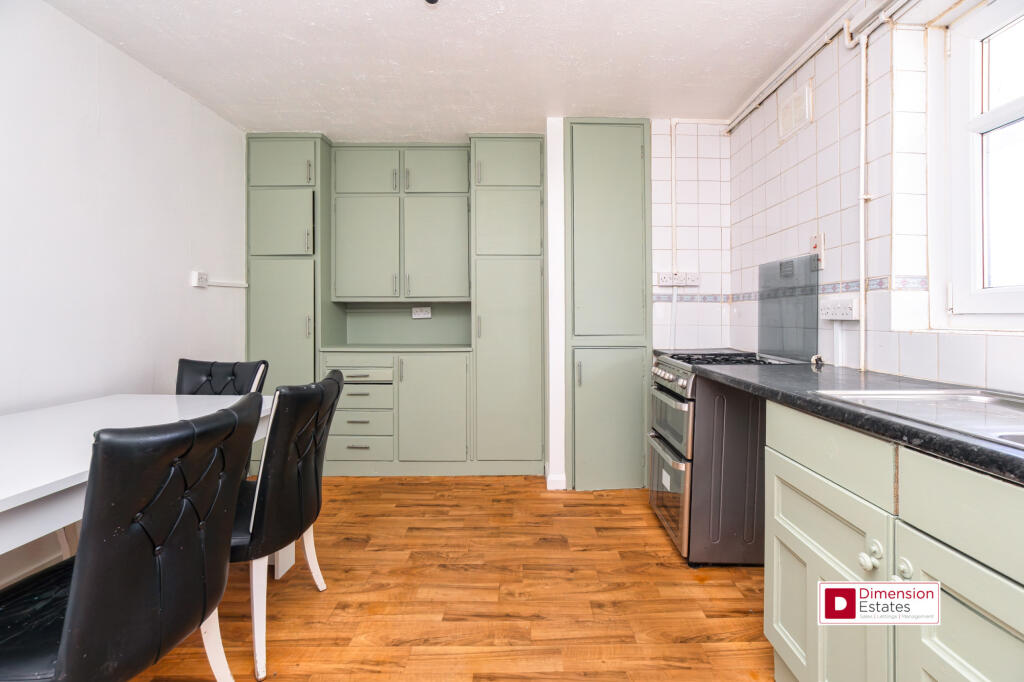 4 bed 1st Floor Flat for rent in London. From Dimension Estates - London 4 bed 1st Floor Flat for rent in London. From Dimension Estates - London